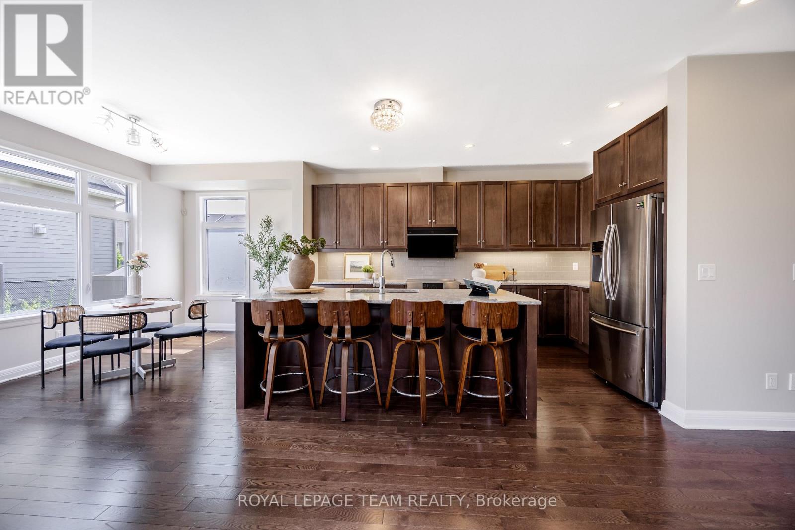 131 ESCARPMENT CRESCENT - Image 13