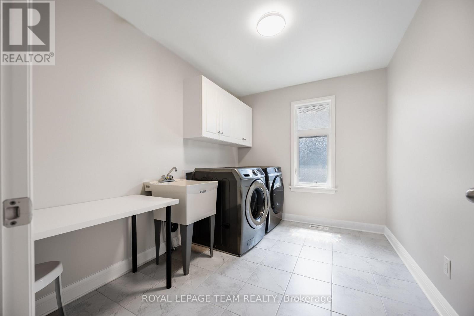 131 ESCARPMENT CRESCENT - Image 41