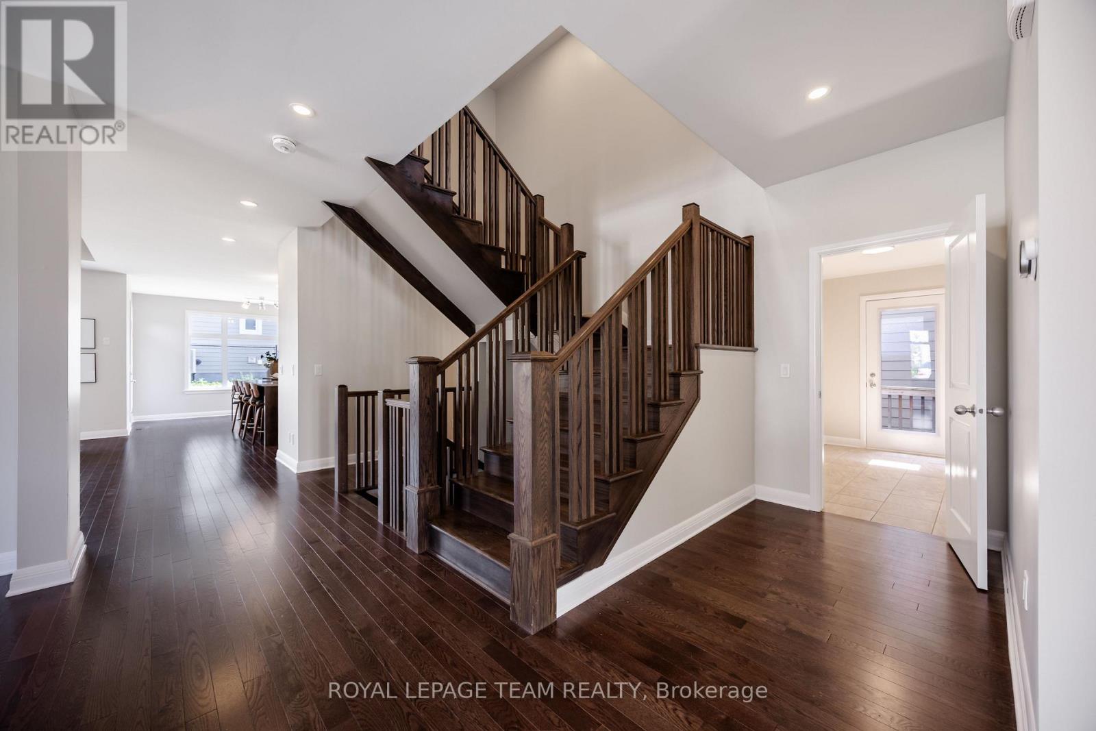 131 ESCARPMENT CRESCENT - Image 7