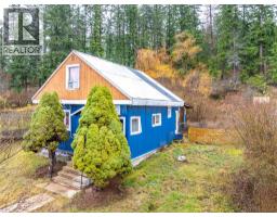 Living room - 1412 Ainsworth Avenue, Riondel, BC V0B2B0 Photo 6