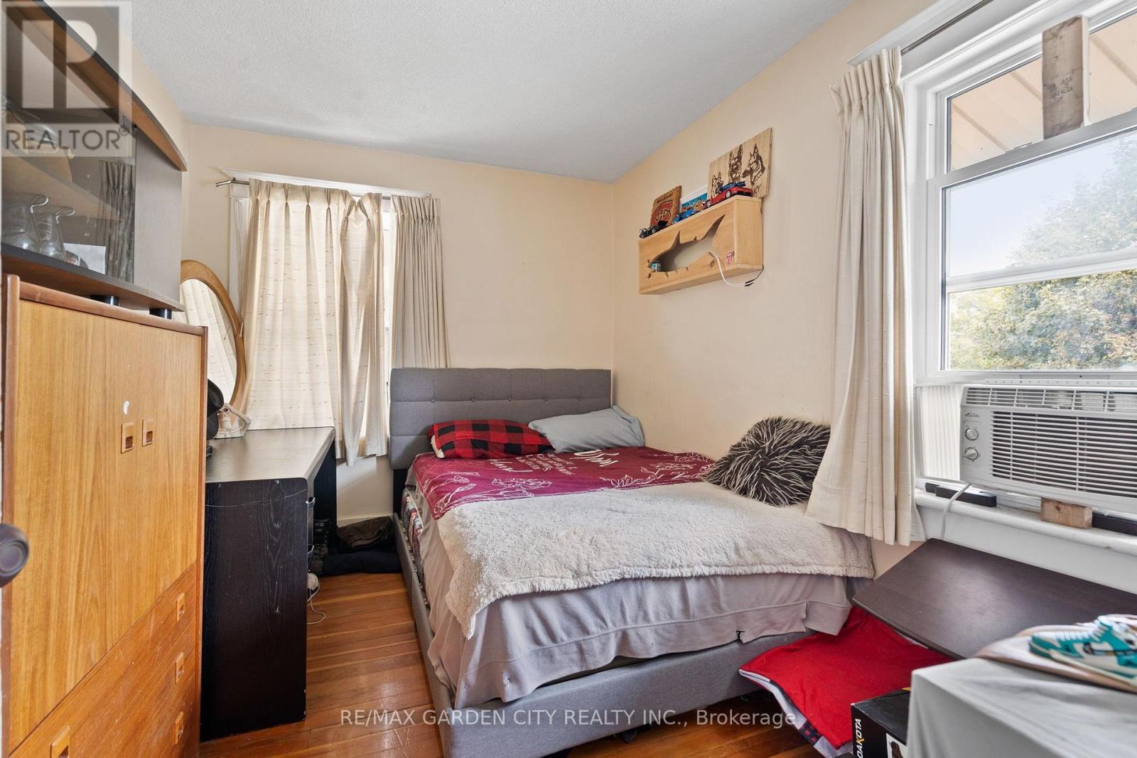 4842 FOURTH AVENUE - 10