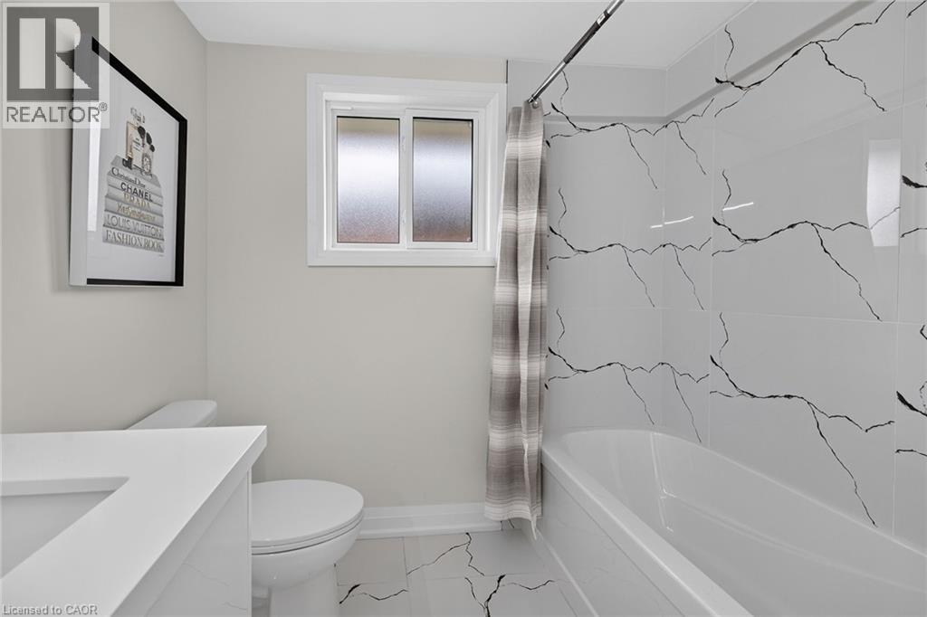 40 PURDY Crescent - Image 21