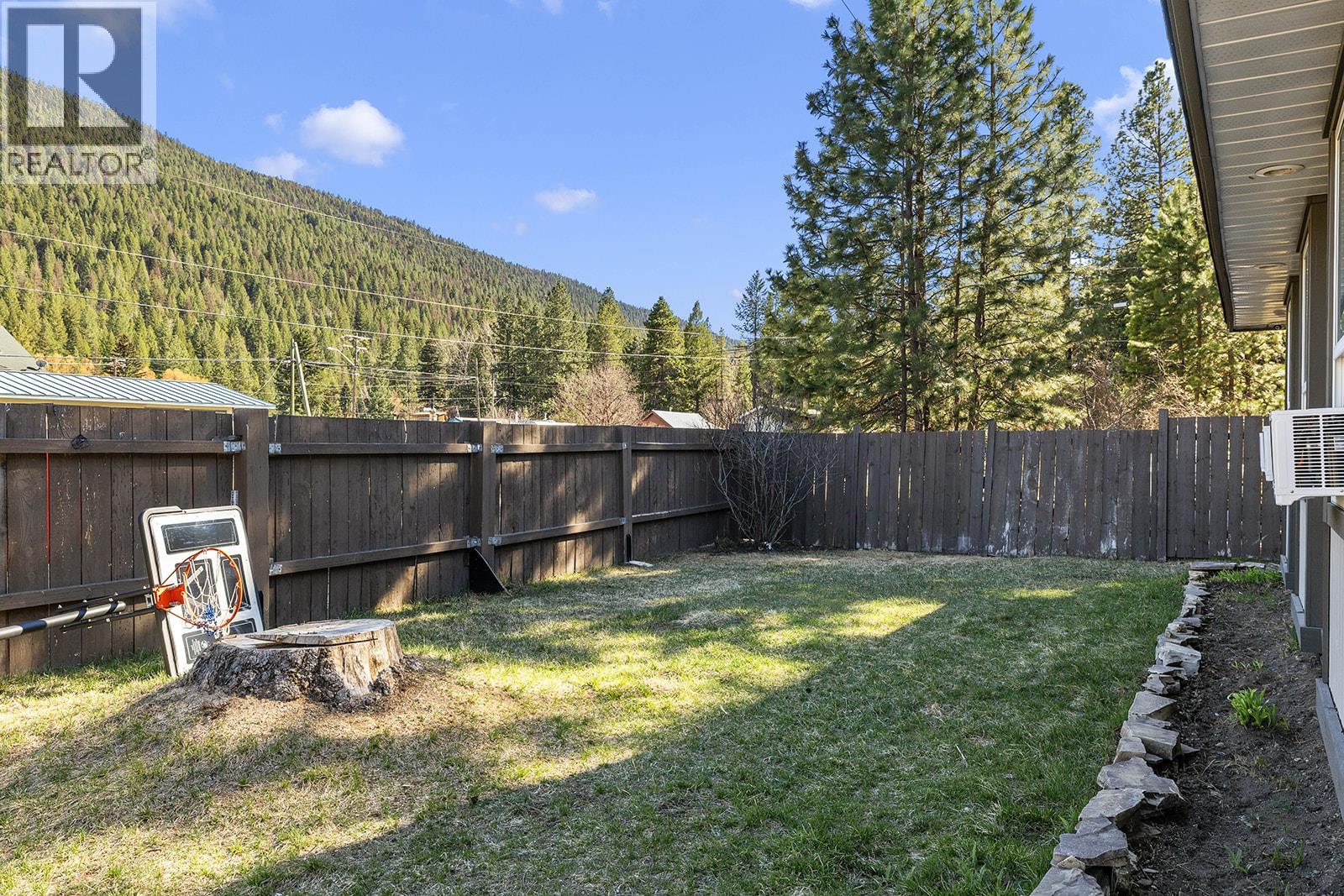 5835 3rd Street, Beaverdell