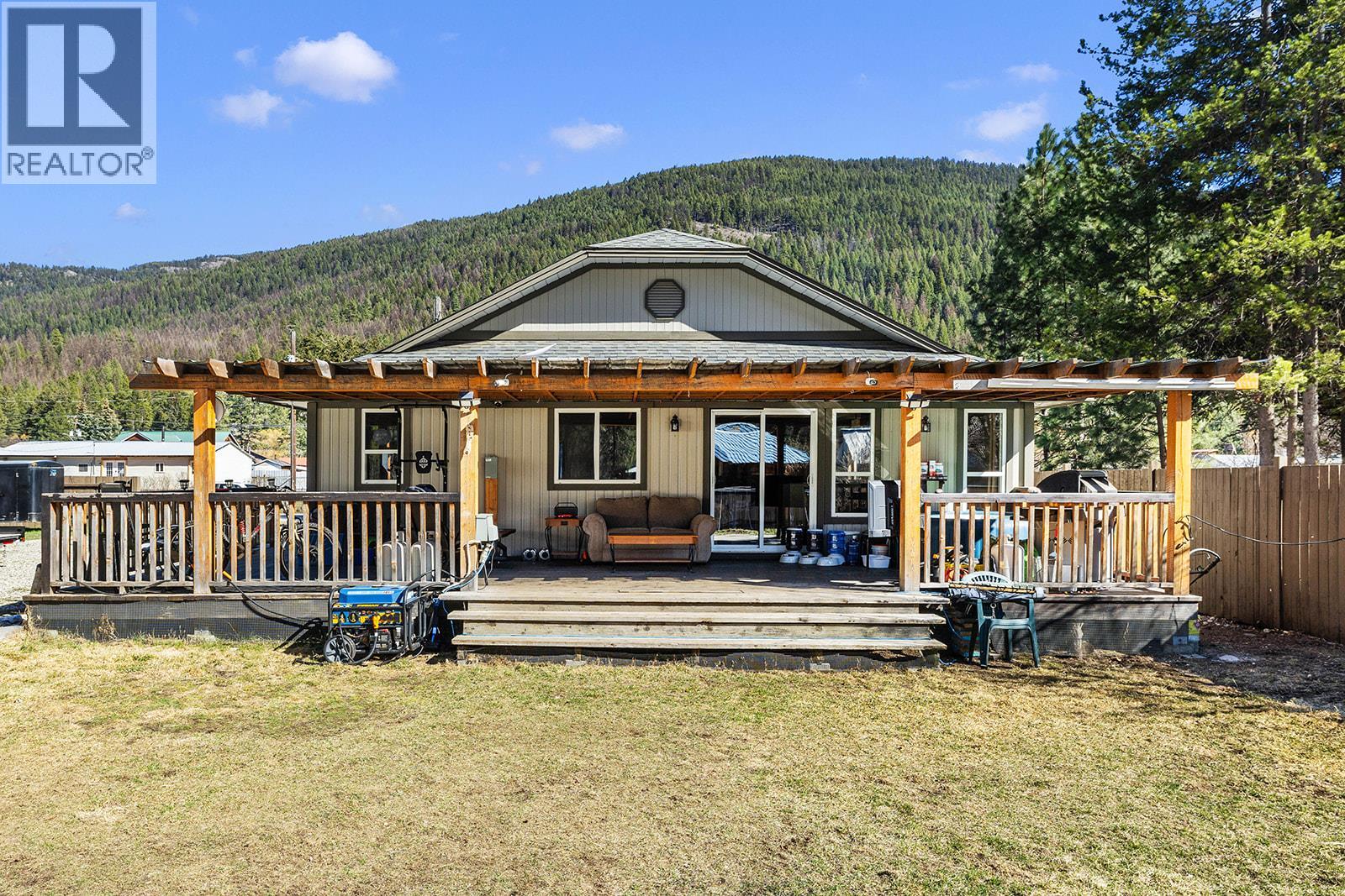 5835 3rd Street, Beaverdell