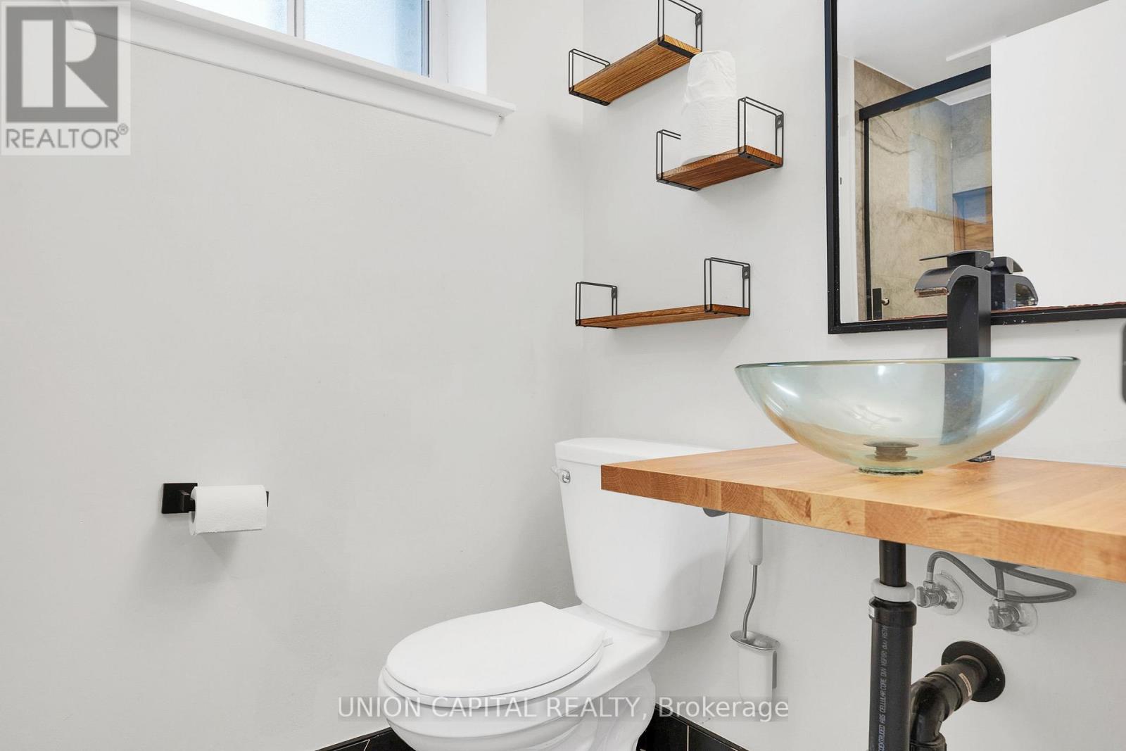 8 BAYBROOK CRESCENT - Image 32