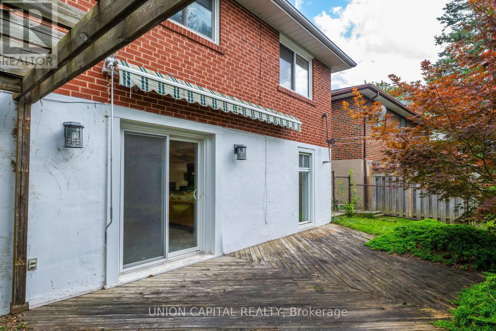 8 BAYBROOK CRESCENT - 38