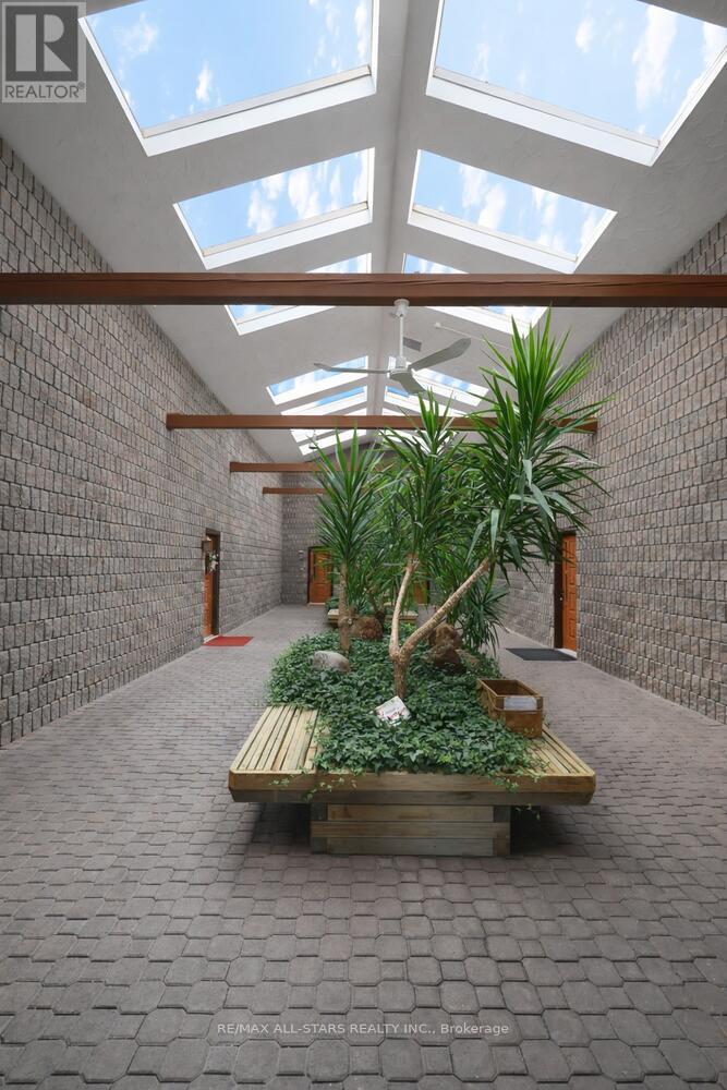#602 200 EAST STREET S - 4