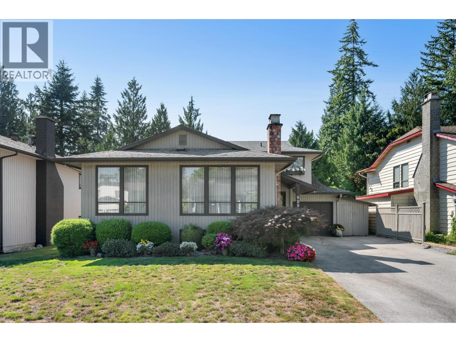928 MERRITT STREET — photo 3