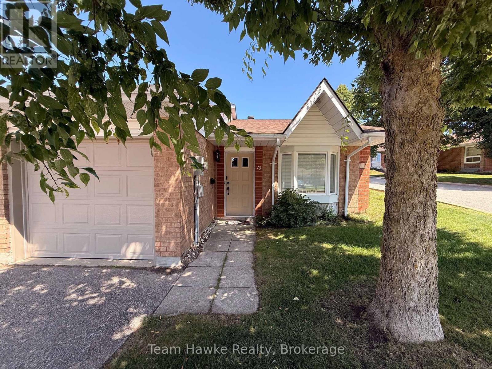 #72 696 KING STREET - 1