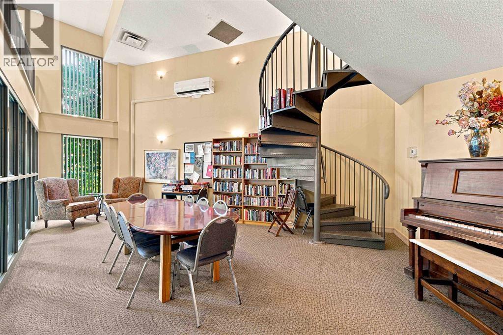 902 8 LAGUNA COURT, New Westminster