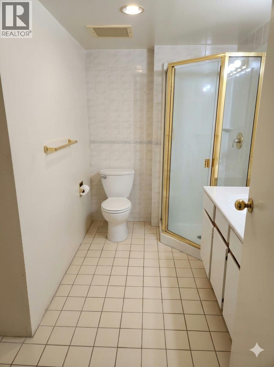 902 8 LAGUNA COURT, New Westminster