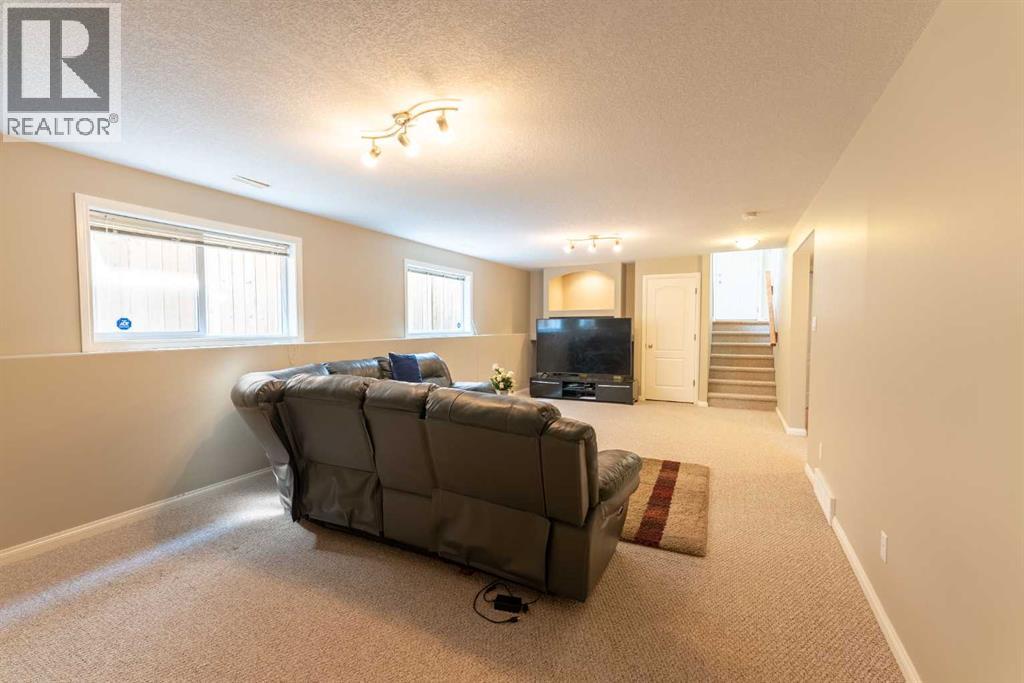 27 Fairmont Road S - 27