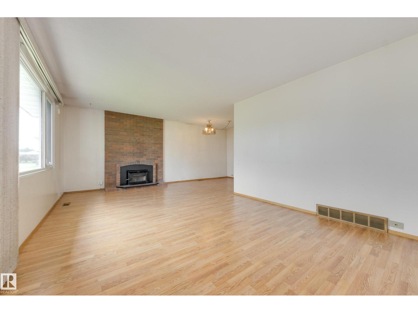13816 90 ST NW - Image 4