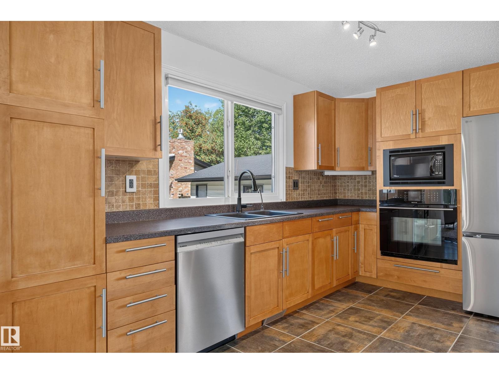 1 GEORGIA PL - Image 14