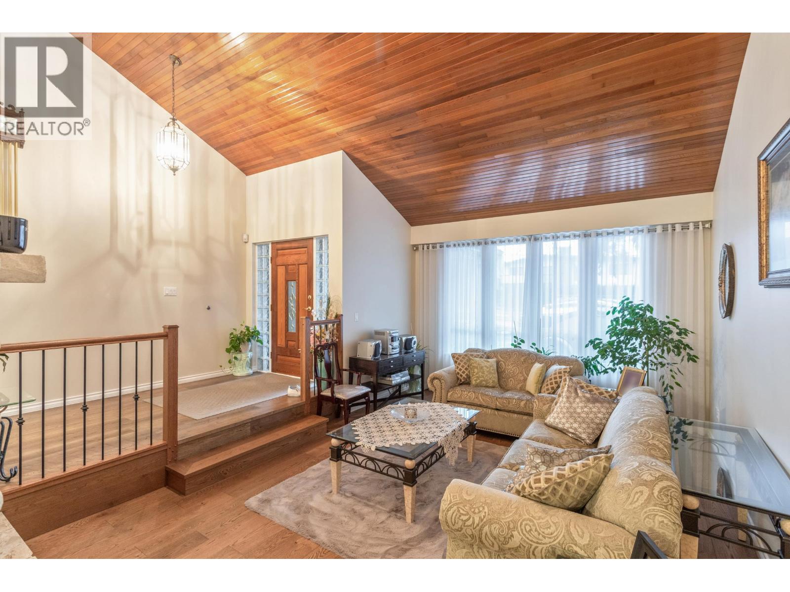 4729 CANADA WAY, Burnaby