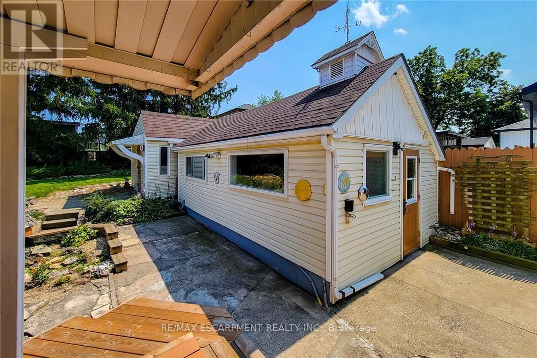 42 LAKE AVENUE N - Image 38