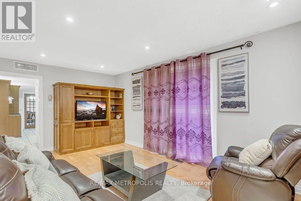 100 WARREN ROAD - 16