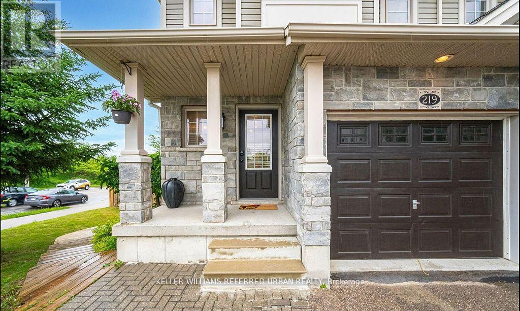 MAIN - 219 TEMPLEWOOD DRIVE — photo 2