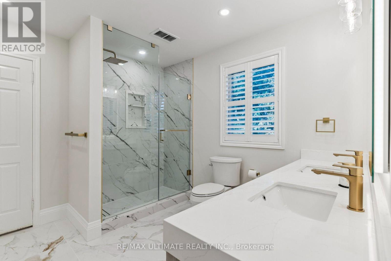 1 VERSAILLES COURT - Image 32