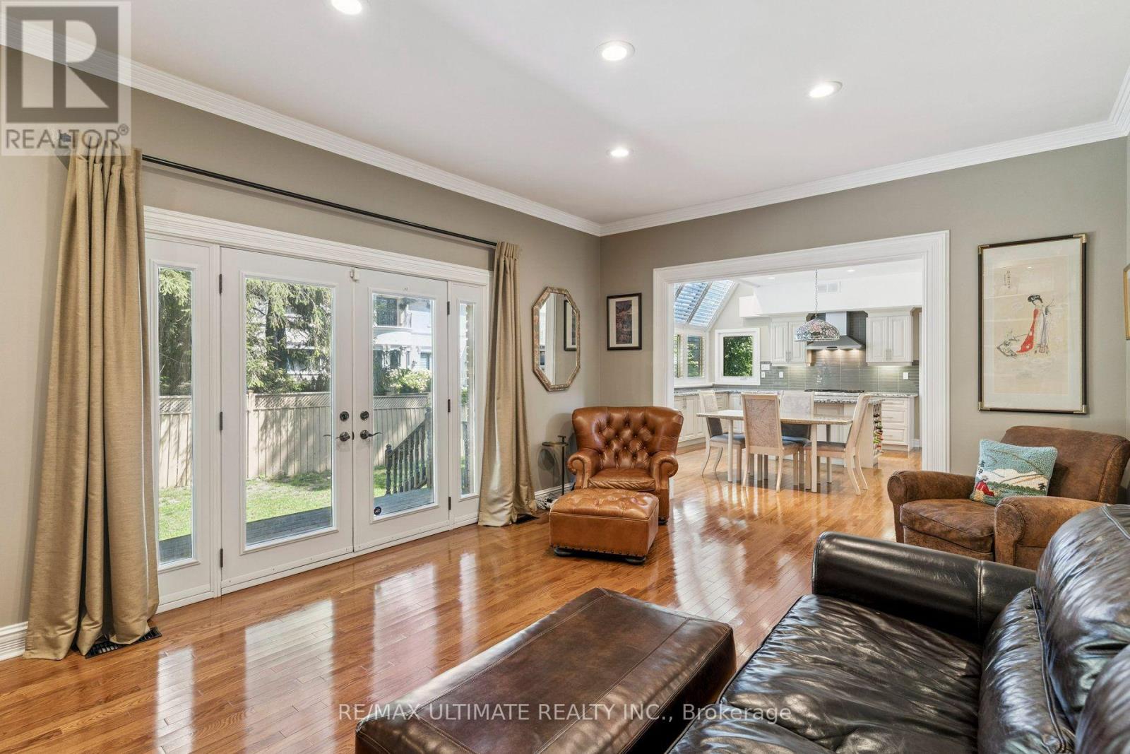 1 VERSAILLES COURT - 19