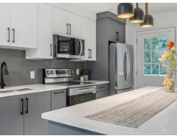 210 10308 155a Street, Surrey, BC V3R4K5 Photo 6