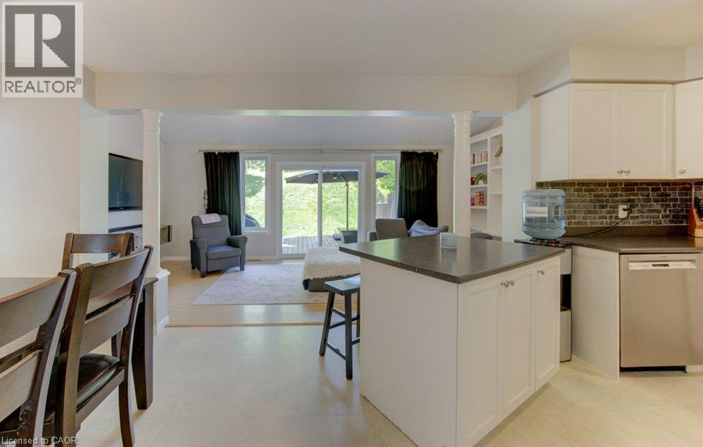 #A 412 TEALBY Crescent - Image 9