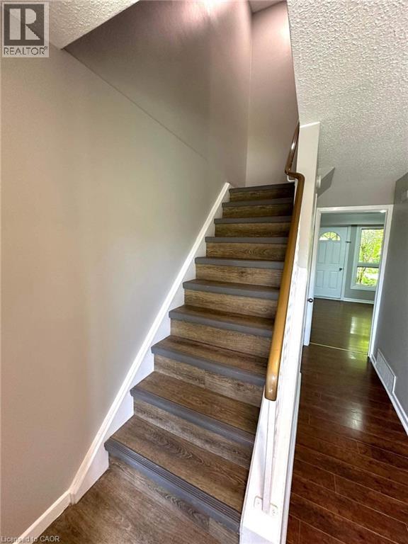 165 GREEN VALLEY Drive Unit# 72 — photo 3