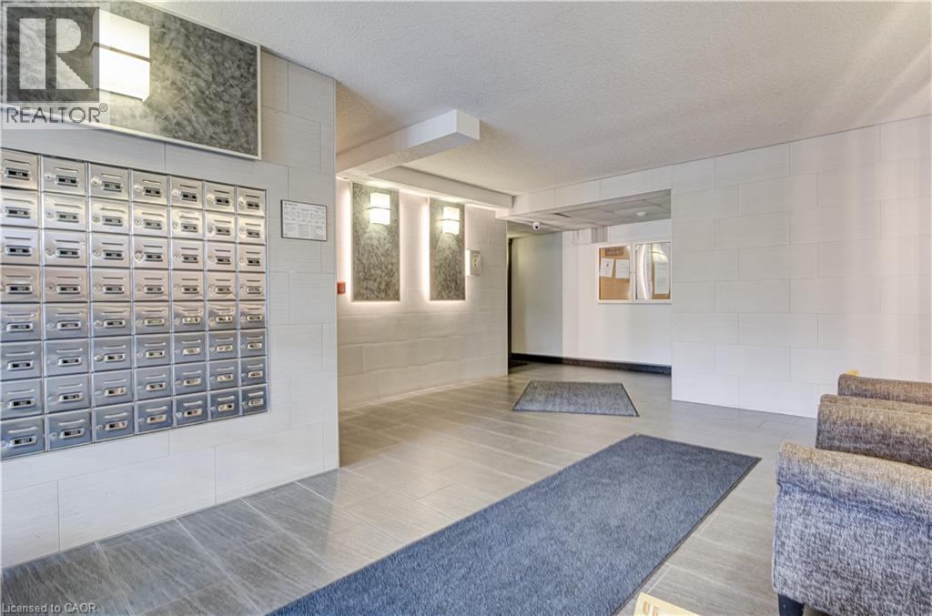 #104 18 HOLBORN Court - Image 19