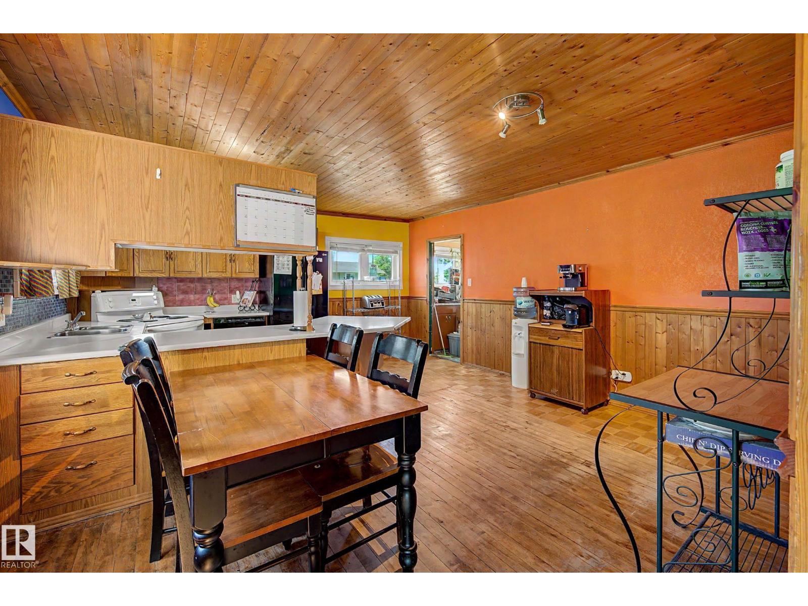 5208 51 ST - Image 22