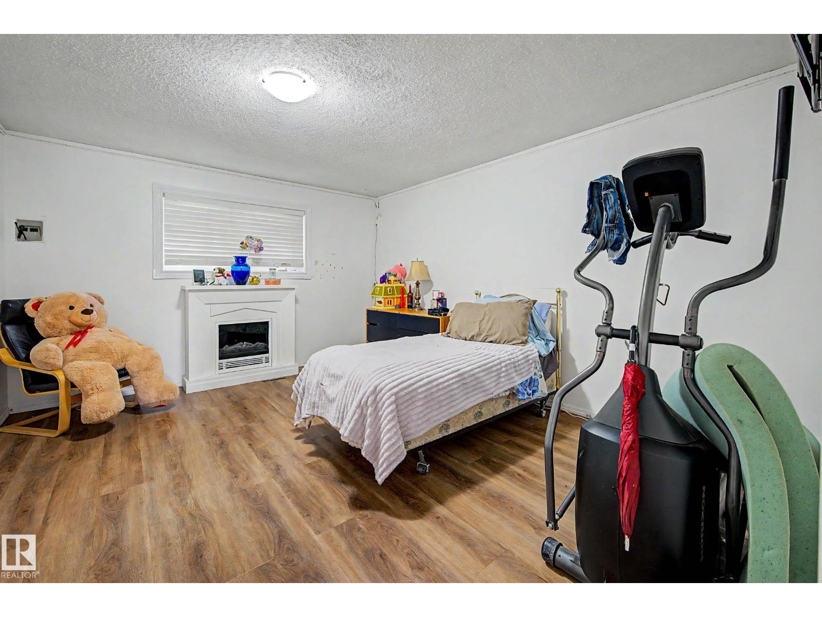 5208 51 ST - Image 19