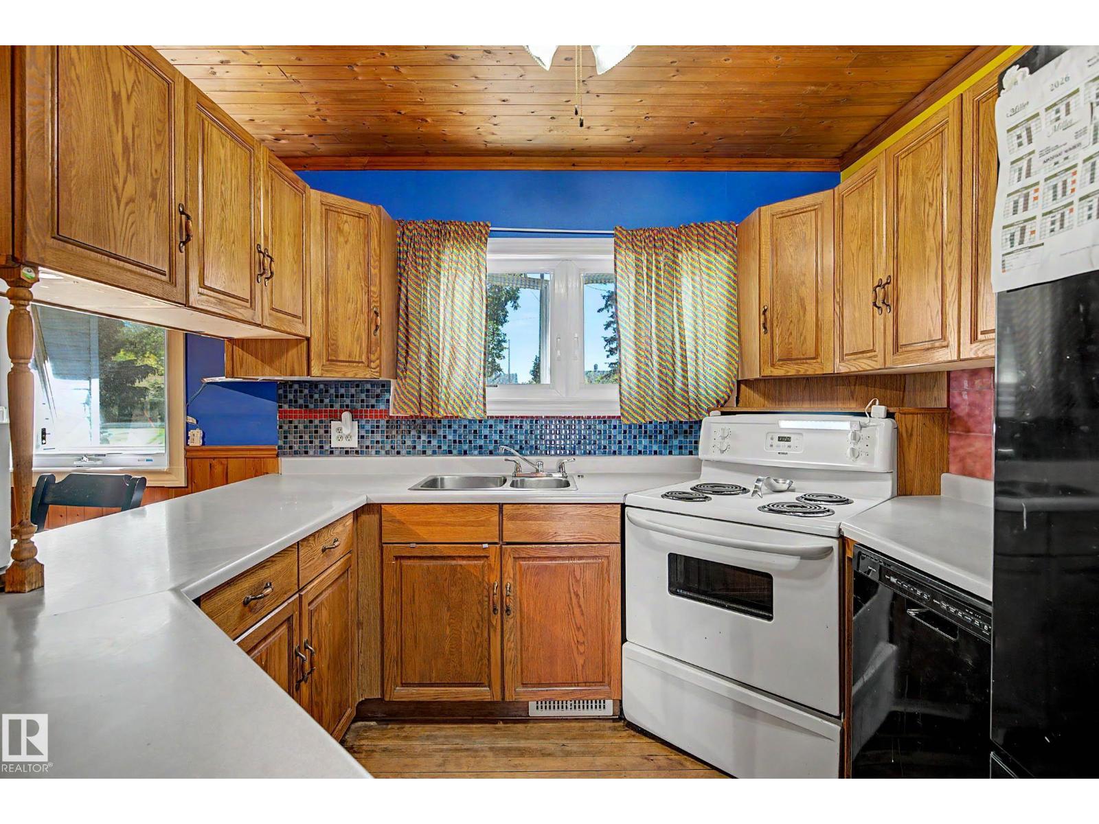 5208 51 ST - Image 25