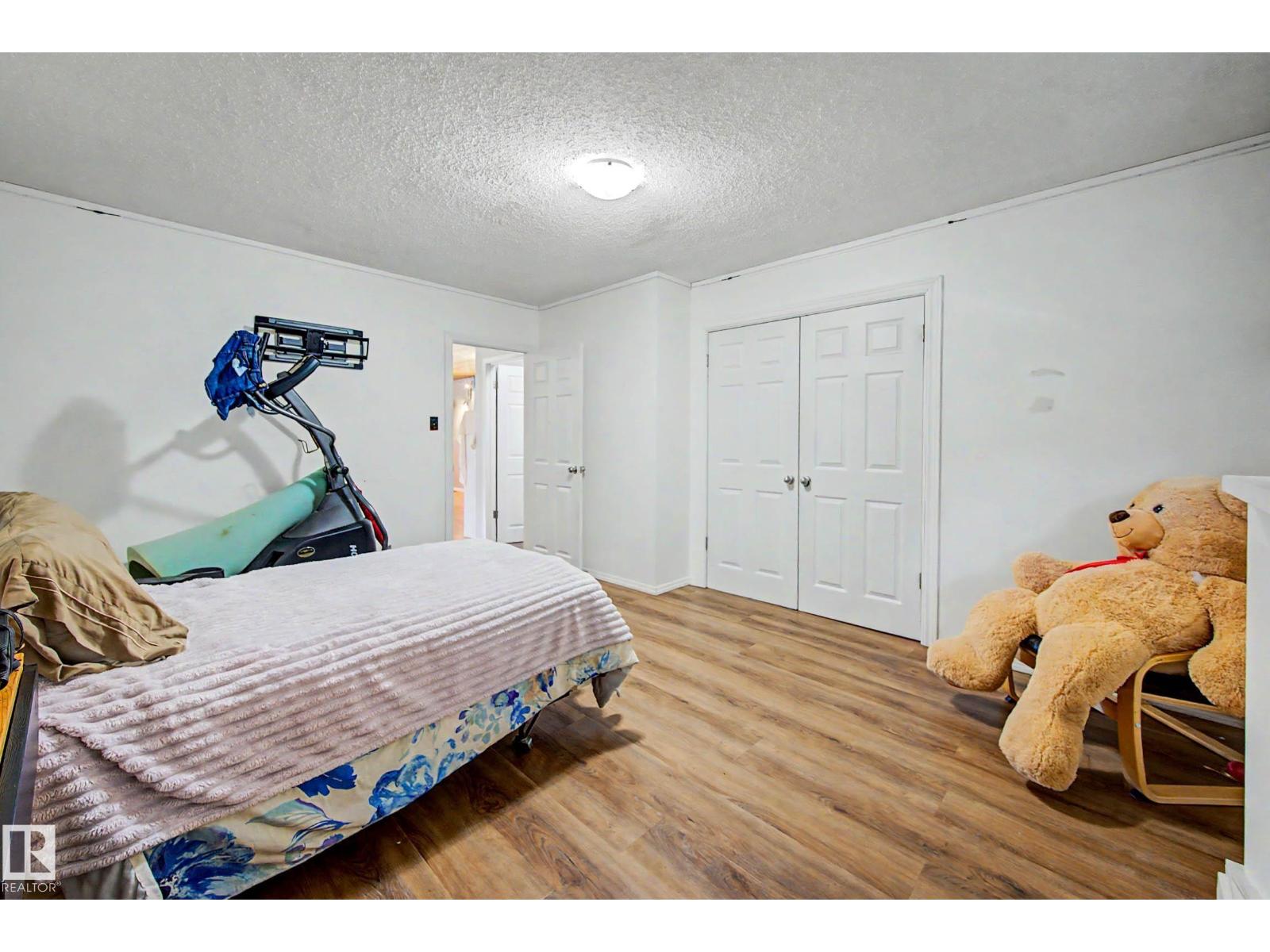 5208 51 ST - Image 20