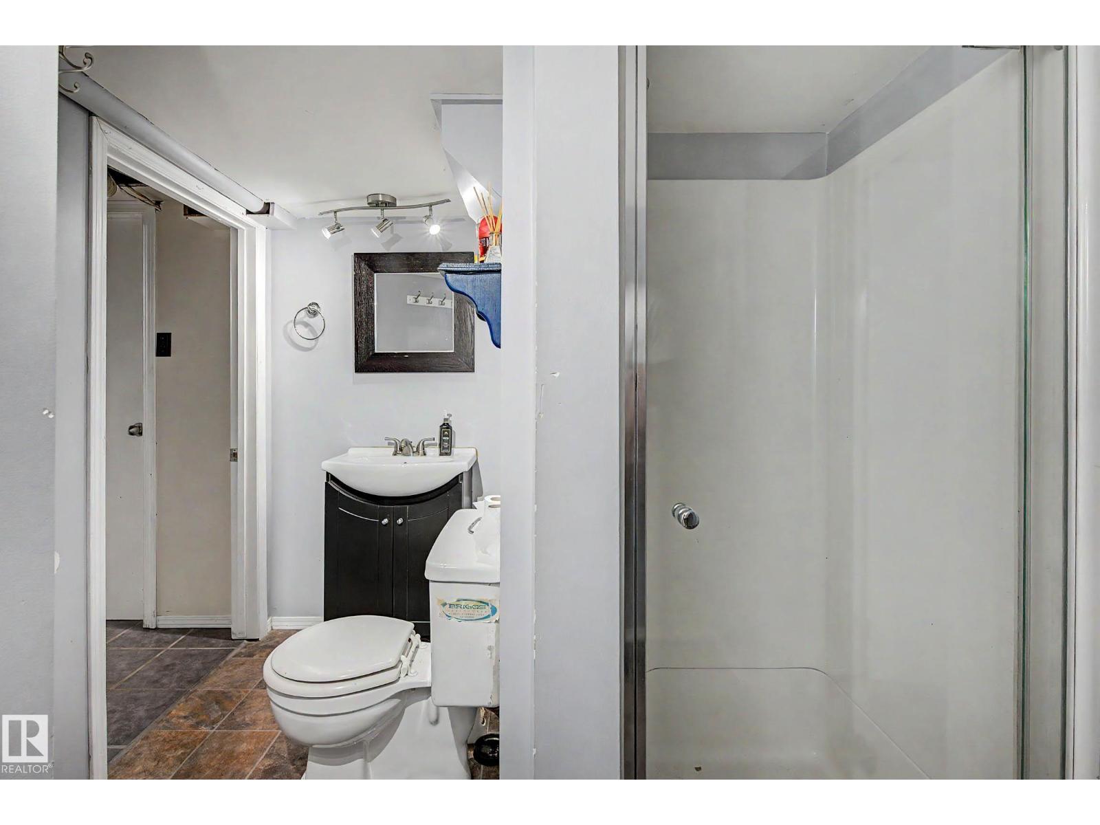 5208 51 ST - 46