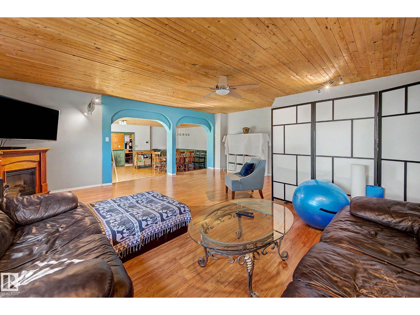 5208 51 ST - Image 15