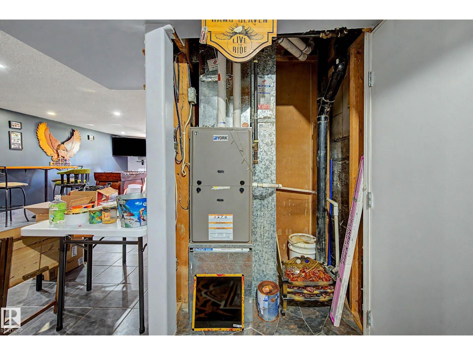 5208 51 ST - Image 38