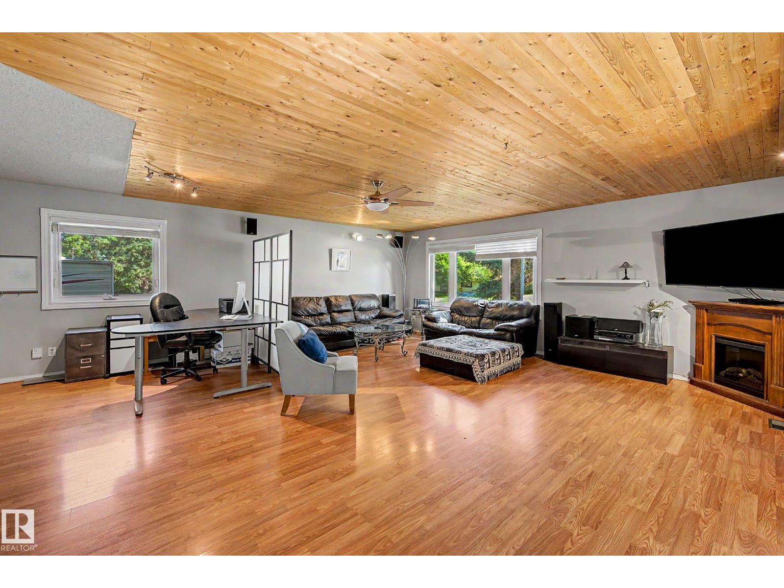 5208 51 ST - Image 13