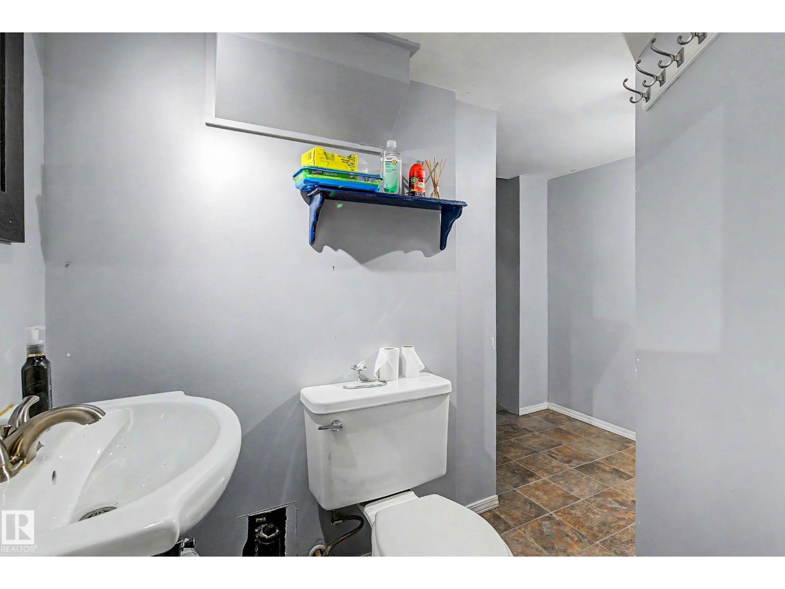 5208 51 ST - Image 47