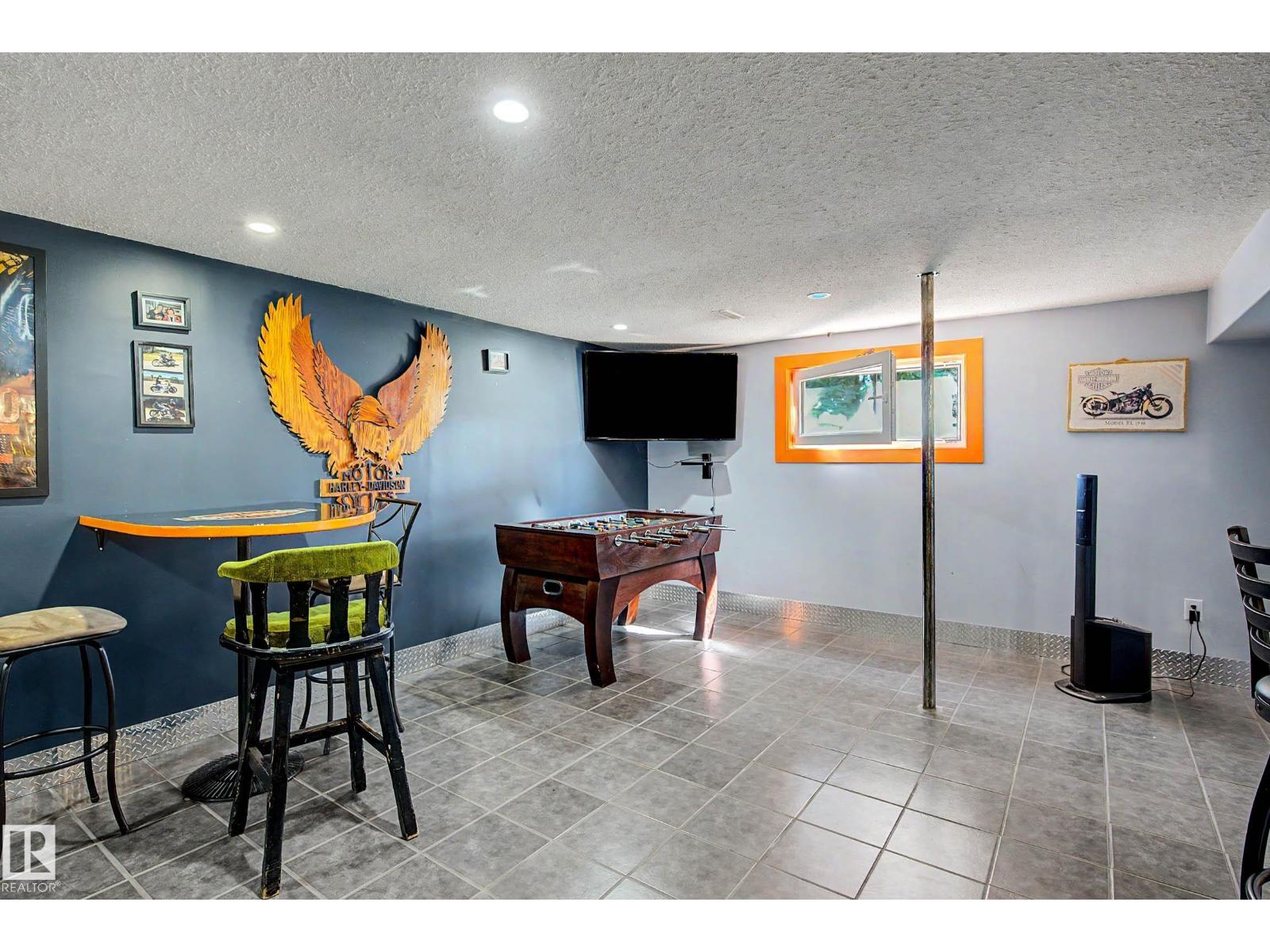 5208 51 ST - 42