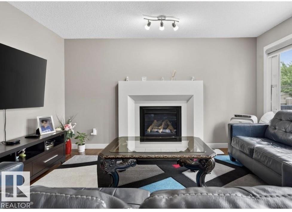6811 19 AV SW - Image 10