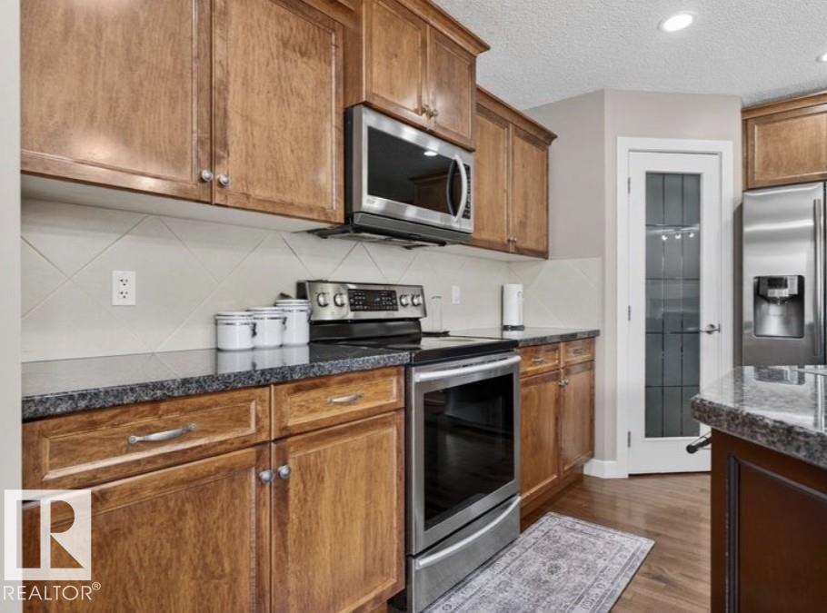 6811 19 AV SW - Image 17