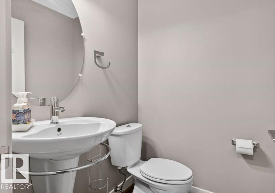6811 19 AV SW - Image 20