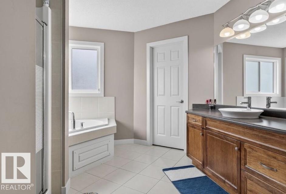 6811 19 AV SW - Image 28