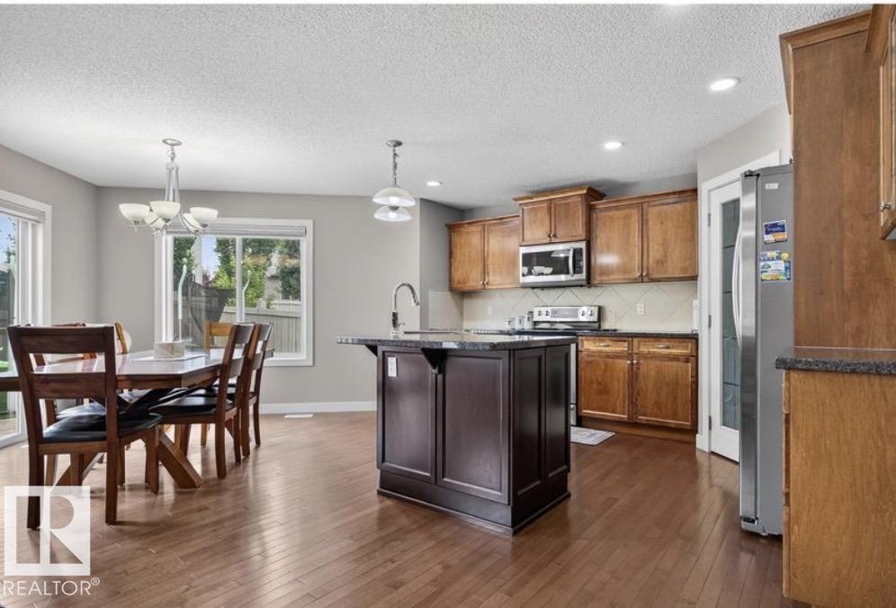 6811 19 AV SW - Image 16