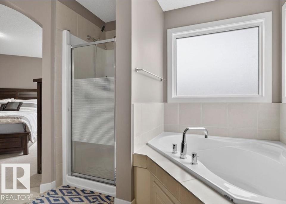 6811 19 AV SW - Image 32