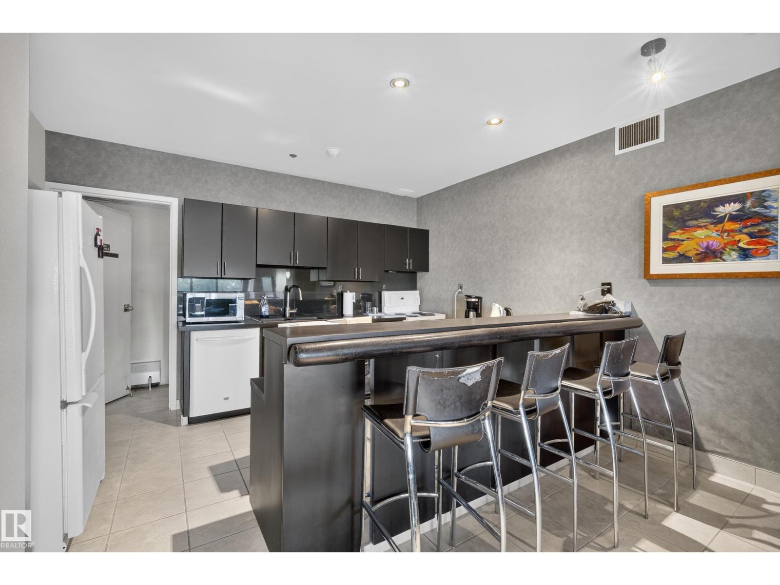 #303 9929 SASKATCHEWAN DR NW - Image 54