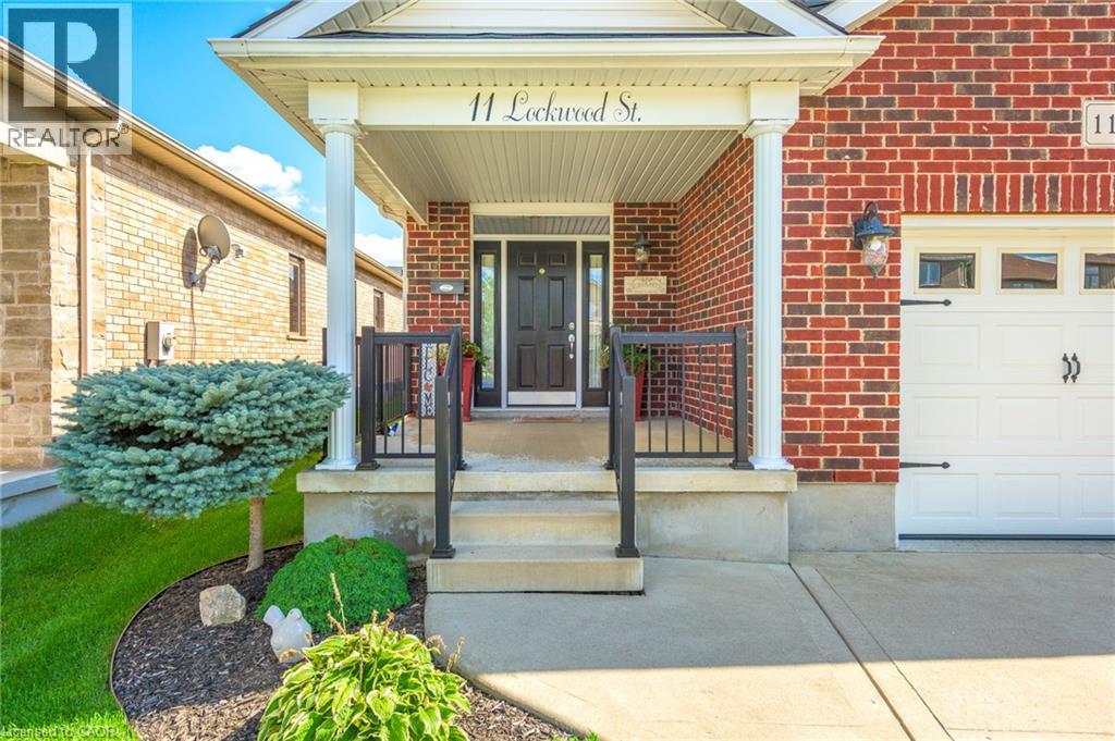 11 LOCKWOOD Street — photo 3