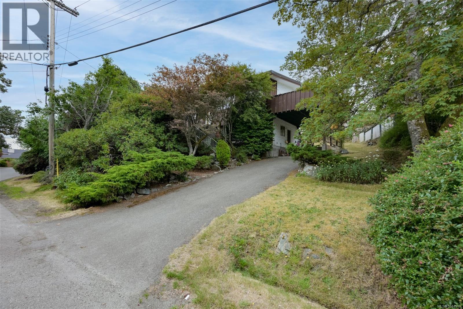 3938 Shorncliffe Rd - 3