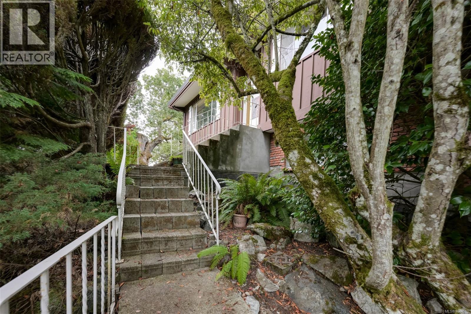 3938 Shorncliffe Rd - 58