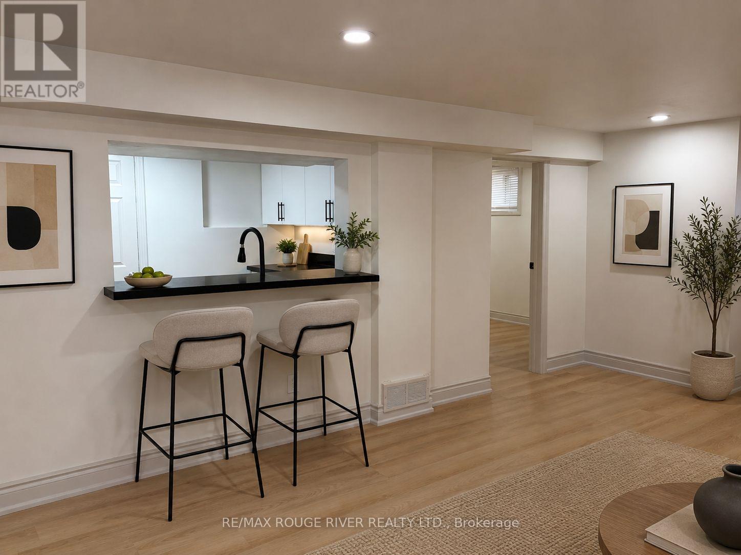 #2, Lower 121 Lupin Drive, Whitby (Downtown Whitby), Ontario, L1N1X9, Whitby (Downtown Whitby), Ontario — photo 4 of 5
