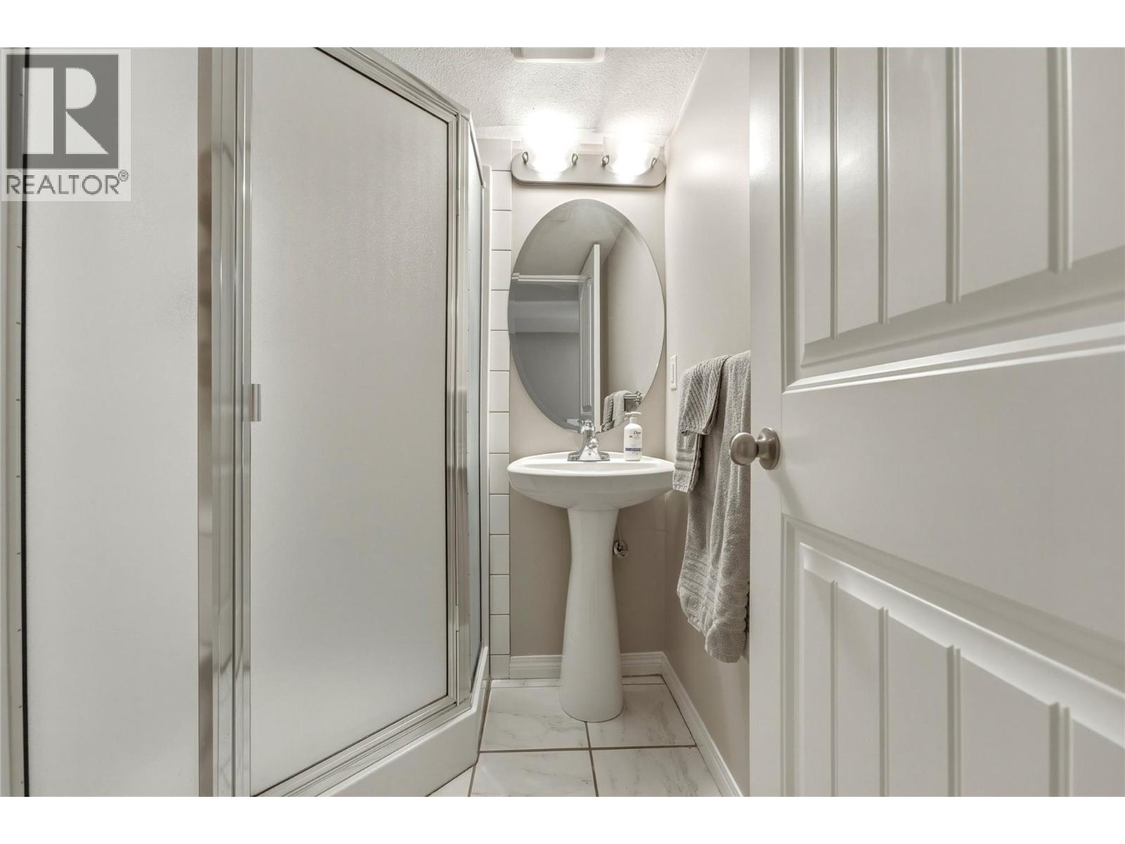 5901 Heritage Drive Unit# 10, Vernon